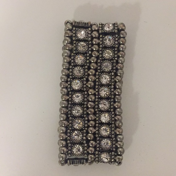Silver and Crystal elastic bracelet. - Picture 2 of 3